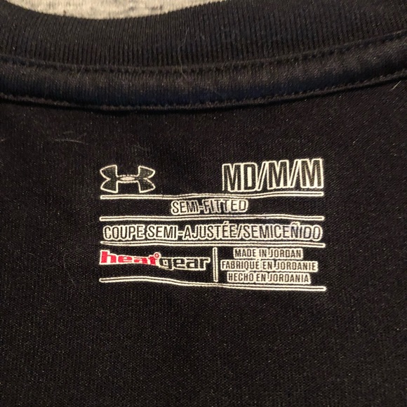 Under Armour dri-fit tee. Size M - Picture 3 of 4